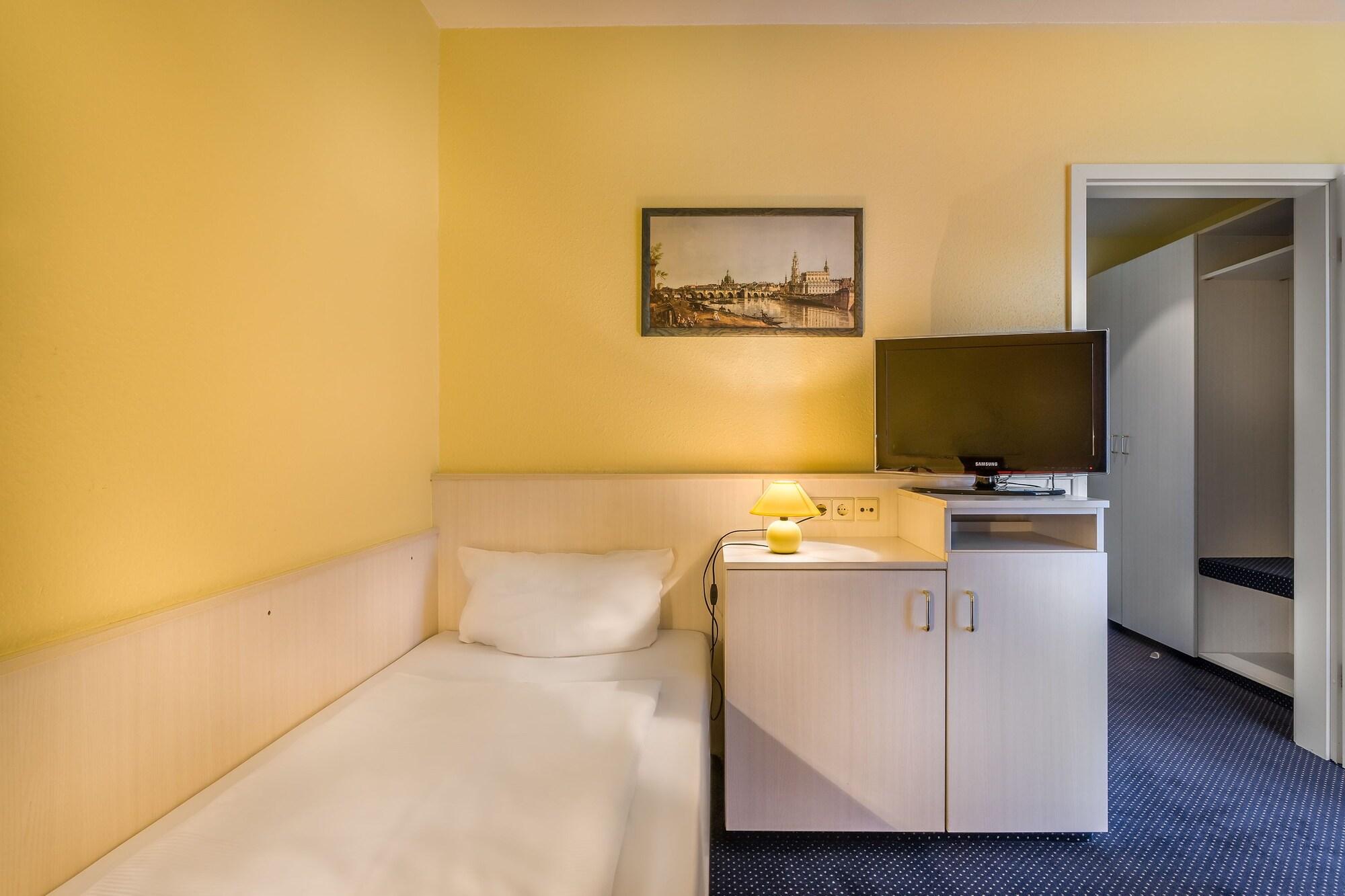 Scope Hotel Dresden Airport エクステリア 写真