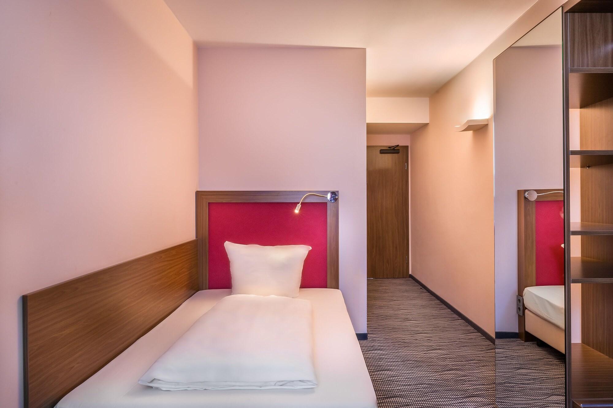Scope Hotel Dresden Airport エクステリア 写真